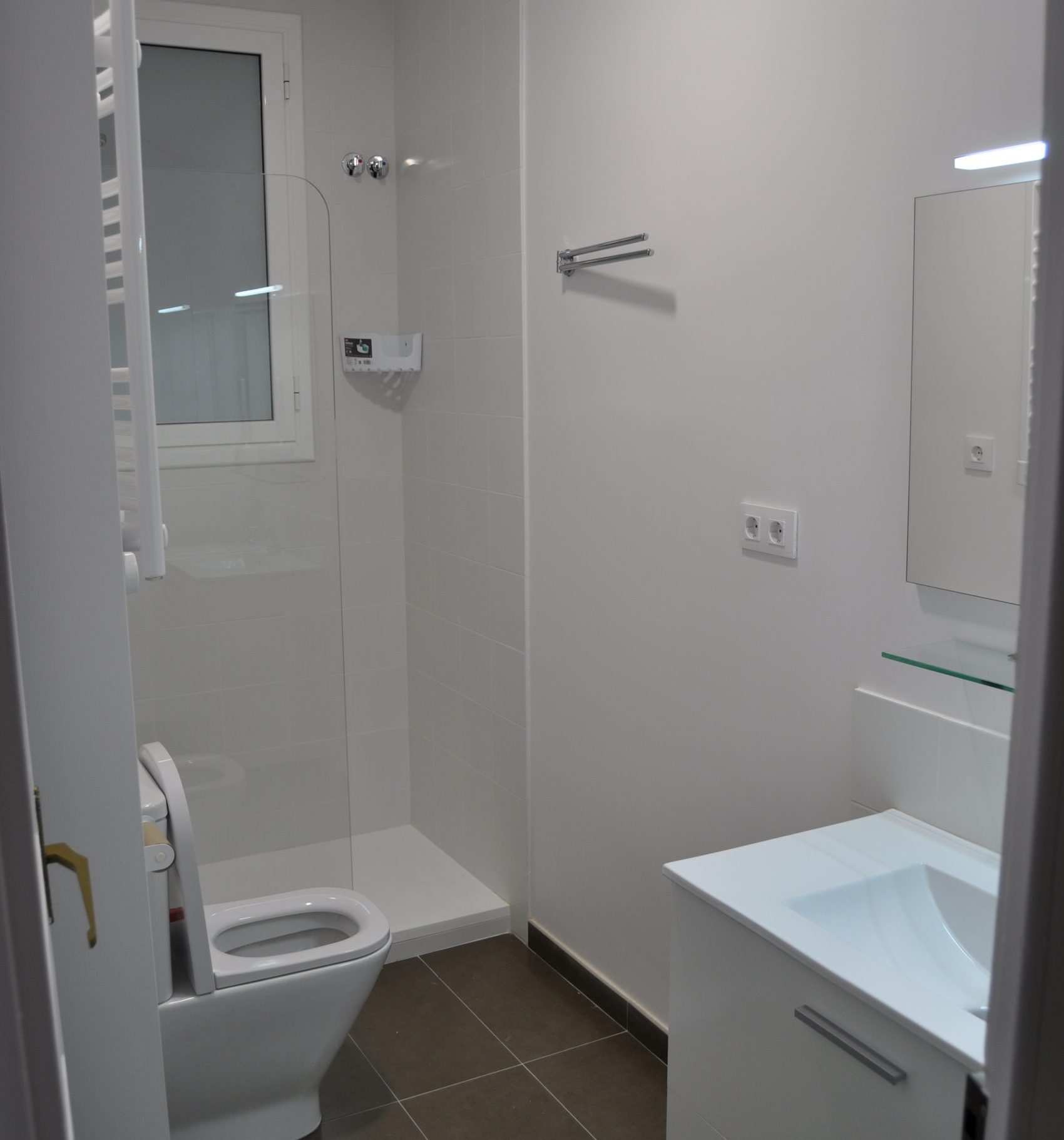 GRAN VIA DE LES CORTS CATALANES 501 BAÑO 1 ZONA COMUN (1)